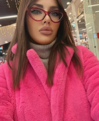 💋
Я гарантирую тебе незабываемый опыт, полный страсти и наслаждения. Мои услуги нацелены на твою полную релаксацию и удовлетворение. 💦
Имею много позитивных отзывов от восторженных клиентов, которые наслаждались каждым мгновением проведенным со мной. 🌟
На моих фото ты увидишь аппетитные формы, соблазнительный взгляд и манящую улыбку. Я готова подарить тебе страстные моменты, которые останутся в твоей памяти надолго. 💫
Не упусти возможность окунуться в мир блаженства со мной🌹. Жду тебя в Москве, чтобы сделать все твои фантазии реальностью. 💖 Олися